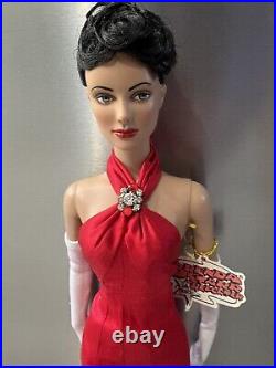 Tonner Tyler Brenda Starr 16 MDC 2005 TA DA DAPHNE Doll LE 175