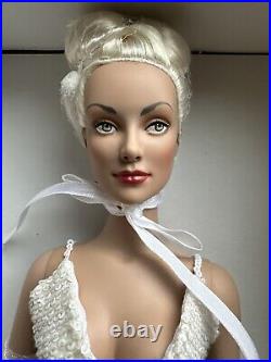 Tonner Tyler Brenda Starr 2004 Collection PLATINUM PANACHE DAPHNE 16 Doll NRFB