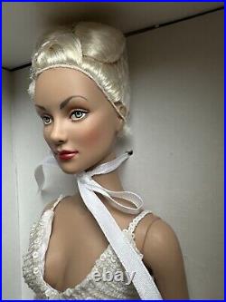 Tonner Tyler Brenda Starr 2004 Collection PLATINUM PANACHE DAPHNE 16 Doll NRFB