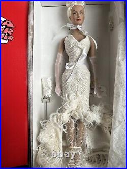 Tonner Tyler Brenda Starr 2004 Collection PLATINUM PANACHE DAPHNE 16 Doll NRFB