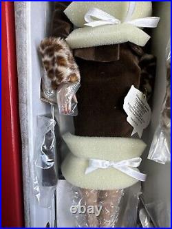 Tonner Tyler Con 2004 DAPHNE WEEKEND IN ST MORITZ 16 LE Fashion Doll NRFB -READ