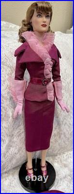 Tonner Tyler HOLLYWOOD LEGENDS MAD ABOUT THE HAT JOAN CRAWFORD 16 DOLL withBox