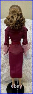 Tonner Tyler HOLLYWOOD LEGENDS MAD ABOUT THE HAT JOAN CRAWFORD 16 DOLL withBox