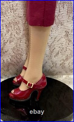 Tonner Tyler HOLLYWOOD LEGENDS MAD ABOUT THE HAT JOAN CRAWFORD 16 DOLL withBox