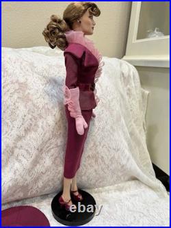 Tonner Tyler HOLLYWOOD LEGENDS MAD ABOUT THE HAT JOAN CRAWFORD 16 DOLL withBox