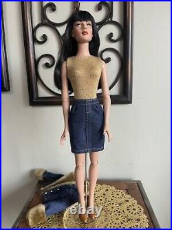 Tonner Tyler LE Suzette Dubois Raven 16 in Soho Blues Denim Outfit