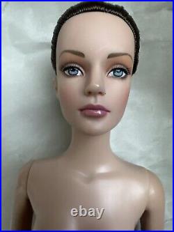 Tonner Tyler NUDE 2006 SYDNEY CHASE SUMMER CONCERTO 16 Fashion DOLL BW BODY LE