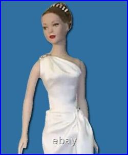 Tonner Tyler Nights In White Satin-corbett's Collection-le 500-make Offer