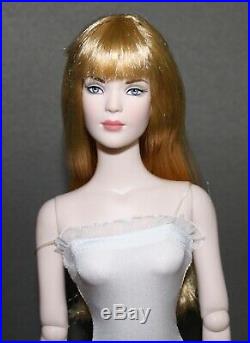 Tonner Tyler Nu Mood Lily 16 Doll With High Heel AND Ballerina Feet, 2 Wigs