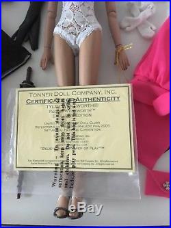 Tonner Tyler REGINA WENTHWORTH 2005 UFDC Convention SET 16 vinyl DOLL & Outfits