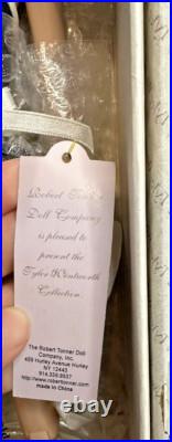 Tonner Tyler SIGNATURE SLEEK PALE BLONDE 2001 Special Edition Exclusive NRFB Tonner Tyler SIGNATURE SLEEK PALE BLONDE 2001 Special Edition Exclusive NRFB