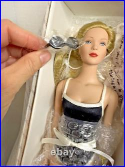 Tonner Tyler SIGNATURE SLEEK PALE BLONDE 2001 Special Edition Exclusive NRFB