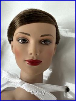 Tonner Tyler Wentworth 16 2004 VINTAGE BEAUTY MISS AMERICA CHARLOTTE Doll NRFB Tonner Tyler Wentworth 16 2004 VINTAGE BEAUTY MISS AMERICA CHARLOTTE Doll NRFB