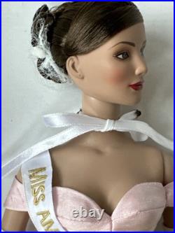 Tonner Tyler Wentworth 16 2004 VINTAGE BEAUTY MISS AMERICA CHARLOTTE Doll NRFB Tonner Tyler Wentworth 16 2004 VINTAGE BEAUTY MISS AMERICA CHARLOTTE Doll NRFB