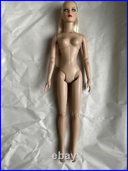Tonner Tyler Wentworth 16 2009 ULTRA BASIC PLATINUM Fashion Doll BW Body No Box
