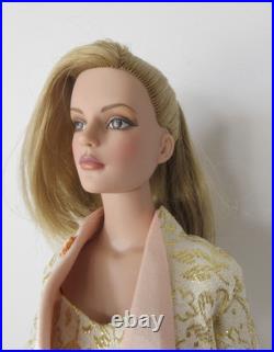 Tonner Tyler Wentworth -16 DOLL, Sydney Chase Great Strides, GENE DRESS