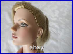 Tonner Tyler Wentworth -16 DOLL, Sydney Chase Great Strides, GENE DRESS