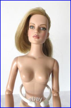Tonner Tyler Wentworth -16 DOLL, Sydney Chase Great Strides, GENE DRESS