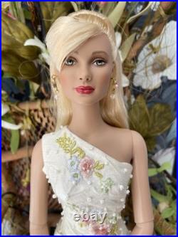 Tonner Tyler Wentworth 16 Doll Chase Modeling Collection Angelina