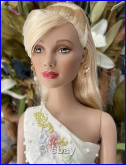 Tonner Tyler Wentworth 16 Doll Chase Modeling Collection Angelina