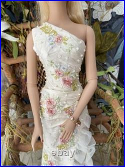 Tonner Tyler Wentworth 16 Doll Chase Modeling Collection Angelina