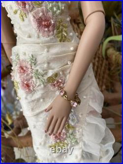 Tonner Tyler Wentworth 16 Doll Chase Modeling Collection Angelina