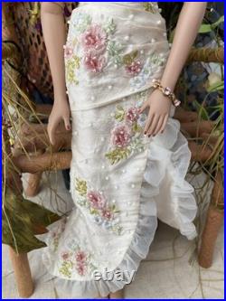 Tonner Tyler Wentworth 16 Doll Chase Modeling Collection Angelina