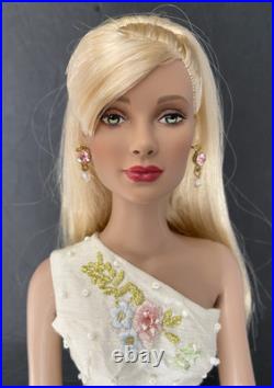 Tonner Tyler Wentworth 16 Doll Chase Modeling Collection Angelina