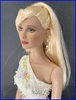Tonner Tyler Wentworth 16 Doll Chase Modeling Collection Angelina