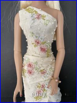 Tonner Tyler Wentworth 16 Doll Chase Modeling Collection Angelina