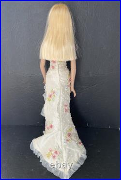 Tonner Tyler Wentworth 16 Doll Chase Modeling Collection Angelina