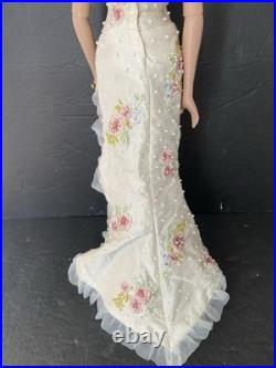 Tonner Tyler Wentworth 16 Doll Chase Modeling Collection Angelina