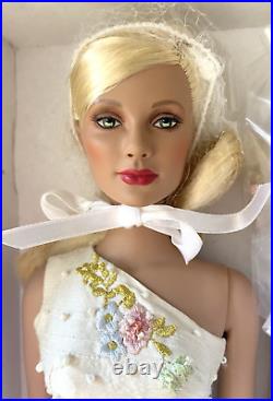 Tonner Tyler Wentworth 16 Doll Chase Modeling Collection Angelina NRFB Tonner Tyler Wentworth 16 Doll Chase Modeling Collection Angelina NRFB