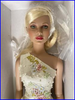 Tonner Tyler Wentworth 16 Doll Chase Modeling Collection Angelina NRFB Tonner Tyler Wentworth 16 Doll Chase Modeling Collection Angelina NRFB