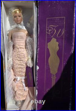 Tonner Tyler Wentworth 16 Doll NRFB. Standing Ovation Award & Playbill Tonner Tyler Wentworth 16 Doll NRFB. Standing Ovation Award & Playbill
