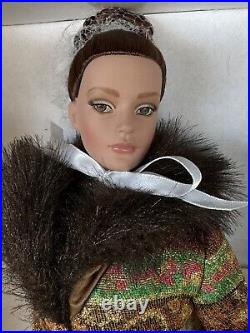 Tonner Tyler Wentworth 16 Firebird Sydney Chase Doll NRFB Excellent Condition