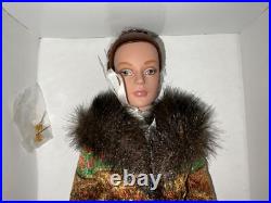 Tonner Tyler Wentworth 16 Firebird Sydney Chase Doll NRFB Excellent Condition