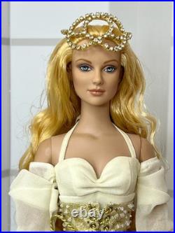 Tonner Tyler Wentworth 16 Noel Angel Doll Premier Dealer Exclusive