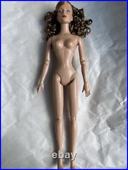 Tonner Tyler Wentworth 16 Nude SKI RETREAT SYDNEY CHASE Fashion Doll BW Body