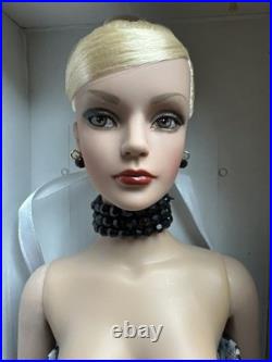 Tonner Tyler Wentworth 2001 BLACK & WHITE BALL SYDNEY CHASE 16 Fashion Doll LE Tonner Tyler Wentworth 2001 BLACK & WHITE BALL SYDNEY CHASE 16 Fashion Doll LE