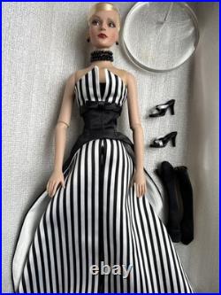 Tonner Tyler Wentworth 2001 BLACK & WHITE BALL SYDNEY CHASE 16 Fashion Doll LE