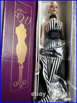Tonner Tyler Wentworth 2001 BLACK & WHITE BALL SYDNEY CHASE 16 Fashion Doll LE Tonner Tyler Wentworth 2001 BLACK & WHITE BALL SYDNEY CHASE 16 Fashion Doll LE