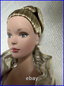 Tonner Tyler Wentworth 2001 FAO SCHWARZ ALL THAT GLITTERS DRESSED 16 DOLL LE100