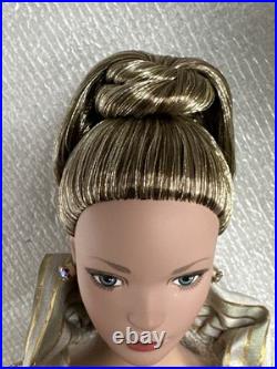 Tonner Tyler Wentworth 2001 FAO SCHWARZ ALL THAT GLITTERS DRESSED 16 DOLL LE100