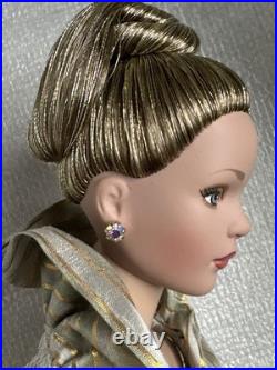 Tonner Tyler Wentworth 2001 FAO SCHWARZ ALL THAT GLITTERS DRESSED 16 DOLL LE100