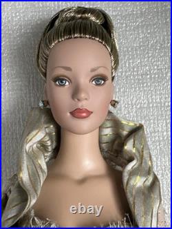 Tonner Tyler Wentworth 2001 FAO SCHWARZ ALL THAT GLITTERS DRESSED 16 DOLL LE100