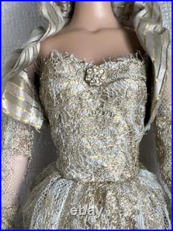 Tonner Tyler Wentworth 2001 FAO SCHWARZ ALL THAT GLITTERS DRESSED 16 DOLL LE100
