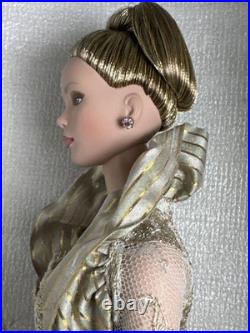 Tonner Tyler Wentworth 2001 FAO SCHWARZ ALL THAT GLITTERS DRESSED 16 DOLL LE100