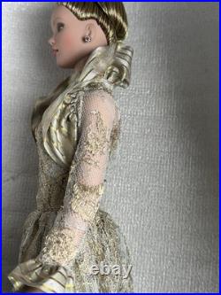 Tonner Tyler Wentworth 2001 FAO SCHWARZ ALL THAT GLITTERS DRESSED 16 DOLL LE100