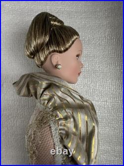 Tonner Tyler Wentworth 2001 FAO SCHWARZ ALL THAT GLITTERS DRESSED 16 DOLL LE100